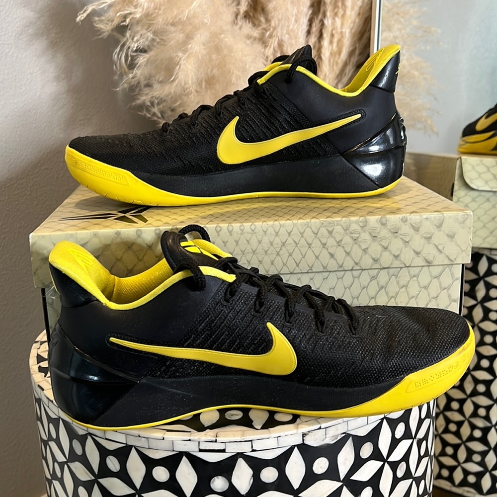 Rare Kobe A.D. Oregon Nike Basketball Shoes, worn once!